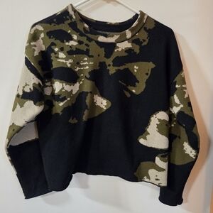 DKNY women Cropped Camouflage knit Sweater size M